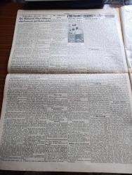 Cumhuriyet Gazetesi - 4 Şubat 1940 - Perde Arkasında Yazan Yunus Nadi Başmakale - Balkanlılar Kati Bitarat Kalacaklar - Yugoslav Kralı Prens Pol Vekilimiz Şükrü Saraçoğlunu Kabul Etti Fotoğraf - Doktor Mehmet Ali'yi Öldüren Ebe Naciye 6 Seneye Mahkum Oldu - Fin Ordusunun Zaferi Fotoğraf - D Grubu Sergisi Açıldı Fotoğraf - 900,000 Liralık Asfalt Yapılacak - Rektör Cemil Bilsel'in Çayları - Müstakil Ressamlar Toplandılar Fotoğraf - Milli Şef İsmet İnönü Küçük Bir Ameliyat Geçirdi - Büyük Türk Şairi Yunus Emre Kimdir Yazan Raif Yelkenci Yazı Dizisi - Alman Tayyarelerinden Bir Çoğu Düşürüldü -  Bahar Yağmuru Filmi Melek Sinemasında - Otel Emperyal Bugün Lale Sinemasında - Amerikalı Artist Robert Montgomery Avrupa'ya Geldi - Pazardan Pazara Yazan Server Bedi - Bugün Galatasaray Beşiktaş Takımları Karşılaşıyor - İstanbul Lisesi Şişli Terakki Maçından Bir Enstantane - Haftalık Radyo Programı - Voleybol Maçları - Hamiyet Yüceses Beler Oteli Salonlarında - General Electric Radyoları - Arlon