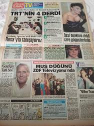 15 Ağustos 1990-yeni kelebek-her kadın yılda bir kez-naylon çorap 50 yaşında-yasemin koşala bir haller oldu-emel sayın-çorabın kaçmaması için-evlilik ateşten gömlek-yuva kurmanın askeri maliyeti 27 milyon-dondurma çocuk dostu-atilla oymak-meltem doğanay-parlak makyaj-kim sevmez mısır'ı-süpermarket-hanımlar pembeleşiyor-egzersiz başka ne işe yarar-çalar saat icadı oldu-belirgin ve çarpıcı gözler-sevgili Güzin abla-hayat bir romandır-yaman okay-melih akalın-mavi büyüyor-gıdalarda ki madensel tuzlar-bizimkiler-trt'nin dört derdi-sesi denetimi deldi sıra gögüslerinde-ölüm tuzağı-muş düğünü-gençliğin tatlı sesi-robotman-eğlence