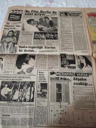 Kelebek Hürriyetin Okuyucularına Armağanıdır -21 Şubat 1985-foto roman yıldızları yarışması-türkiye kral adayları-orhan demir-ali Rıza balyemez-yalçın ener-bülent özdağlı-servet güvenç-tansel urcan-alper kılıçarslan-alptekin-soner arıca-dinçer kayan-tayfun akgün-cafer yıldırım-petrol şeyhine 25 milyonluk piyano-meraklılar-serpil çakmaklı-sinan özbalkan-bantlı başlar-fatma girik-memduh ün-halide edip adıvar-muhteşem demirağ-salih kırmızı-gani turanlı-zeki alpan-sühey eğriboz-işsizlikle gelen yoksulluk-emanet papağan gönülleri fethetti-öğrenciler çaldı veliler eğlendi-yatla dünya turu-bu film Berlin'de şans arıyor-3 İstanbul'dan sevgilerle-melih gülgen-nilgün akçaoğlu-ahşabın sıcaklığı-intikam meleği-lale devri-fosforlu cevriye-hümeyra-samim değer-ahmet mekin-toto karaca-beyhan akbaş-nubar ters yan-selçuk turanlı-özlem tekçe-hafta sonu