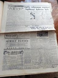 Cumhuriyet Gazetesi - 18 Ocak 1955 - Adnan Menderes'in Lübnan'daki Görüşmeleri Sona Eriyor - Amerikan Hariciye Vekili Dulles Adnan Menderes'i Tebrik Etti - Çalışma Enstitüsü Açıldı Fotoğraf - İsviçre'de Migros Aleyhinde  Neşrolunan Broşürlerdeki İddialar Röportajı Yapan Aslan Tufan Yazman - Zoraki Diplomat Yazan Yakup Kadri Karaosmanoğlu Yazı Dizisi - İtalya'da Aleni Flörtle Mücadele - Tarihe Geçmiş Büyük Aşklar Merove Ve Brünho - Yalancı Şahitlik Müessesesi Yazan Burhan Felek Köşe Yazısı - Mısırlı Ses Sanatkarı Ümmü Gülsüm Sesine Kavuştu - Yeni Futbol Federasyonu Bugün Ankara'da Toplanıyor - Sporda Haftanın Olayları Derleyen Semih Türkdoğan - Garp Haydutları Sümer Sinemasında - İstanbul Belediyesi Şehir Tiyatroları Dram Kısmında Beyaz Güvercin - Yapı Ve Kredi Bankası Tam Sayfa İlan
