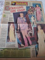 Kelebek Hürriyetin Kadın Okuyucularına Armağanıdır -16 Ağustos 1982-gökkuşağı gibi kadın-ajda pekkan-çingene pembesi tuvalet-neden dedikodu yapıyoruz-kemer belde değil kalçada-sağlığın 3 aynası-dil burun ve kulak memeleri-kahkaha gazıyla diş çektirmek zararlıdır-alev sayın-ferhan tümsoy-ümit acar-nerede o eski Deniz hamamları-bu sporlar doğudan geldi-sebzeli yoğurtlu sufle-bebeğinizin nabzı-aşkı ararken-bu aşk onlara da yeter-cüneyt arkın-derya baykal-münir özkul-erdoğan engin-balinayı öldürmek-atilla içli dört türkü ile ekranda