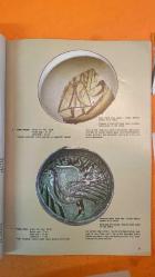SANAT DÜNYAMIZ DERGİSİ -  1985 -      FERENC BATÁRI - CİHAT SOYHAN - ENİS KARAKAYA - YILDIZ MERİÇBOYU - ZEREN TANINDI - ALİ ALPARSLAN - GÜLER HAŞİMOĞLU - SADİ ABAÇ - NURHAYAT BERKER - VIRGINIA TAYLOR SAÇLIOĞLU - SAMİ GÜNER - GÜNAY ENGİNÖZ - ALTAN AKAT - MUHİTTİN UYSAL - AYLA GÖRKEM - DİLEK HEPER - NUŞİN ASGARİ - NIHAT KOLAŞIN  -   OSMANLI HALILARINDAKİ KUŞ DESENİNİN KAYNAĞI VE GELİŞİMİ - ÇİNİLİ KÖŞKTEN BİR GRUP SELÇUKLU KERAMİĞİ - SARDES GYMNASIUM KOMPLEKSİ - OSMANLI DÖNEMİNE AİT BİR ÇİFT KÜPE - CİLT SANATINDA KUMAŞ - İSLAM YAZI ÇEŞİTLERİ: AKLÂM-I SİTTE - BAŞARILI SANATÇIMIZ GÜLER HAŞİMOĞLU - 48 SAYFA