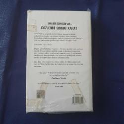 Gözlerini Sımsıkı Kapat