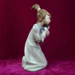 VINTAGE LLADRO HAND MADE IN SPAIN , KUCAĞINDA KEDİSİ KIZ ÇOCUK PORSELEN BİBLO