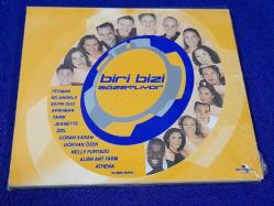 BİRİ BİZİ GÖZETLİYOR MÜZİK CD  (SIFIR)