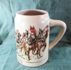 VİNTaGe ALMAN KaBaRTMa RESİMLİ SeRaMiK BİRA BARDAĞI.....Tankart