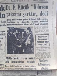 Cumhuriyet Gazetesi - 29 Nisan 1957 -  Fethiye'de Dün De Biri Çok Şiddetli Üç Zelzele Oldu - Doktor Fazıl Küçük Kıbrıs'ın Taksimi Şarttır Dedi Fotoğraf - Başbakan Adnan Menderes Harabe Fethiye'den Yepyeni Bir Kasaba Doğacak Dedi - Amerika Askeri Kuvvetlerin Kısılmamasını İsteyecek - Beşiktaş Ligde Beşinci Oldu Fotoğraf - Kuyrukluyıldız İstanbul Ve İzmir Göklerinde Görüldü - Sanatkar Leyla Gencer Dün Ankara'ya Geldi Fotoğraf - 23 Nisanın Milli Eğitimdeki Yeri - Kırkıncı Oda Yazan Peride Celal Yazı Dizisi - Hukuk Bakımından Şehir Ve İmar İşlerimiz Yazan Ordinaryüs Profesör Doktor Sıddık Sami Onar köşe Yazısı - 2 Jet Uçağımız Suriye Üzerinde Uçmuş - Pazartesi Konuşmaları Yazan Bedri Rahmi Eyüboğlu Köşe Yazısı  - Nuh'un Ankara Makarnası - Galatasaray Mülkiyeliler Birliğine 57 54 Yenildi - Fenerbahçe Mi Kazanacak Galatasaray Mı Yazan Bedri Gürsoy - Milletlerarası İstanbul Voleybol Turnuvası Cuma Günü Başlıyor - Basketbol Hakemi Asım Güngör Evlendi - Krem Pertev - Buğday Bankası