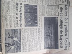Cumhuriyet Gazetesi - 29 Nisan 1957 -  Fethiye'de Dün De Biri Çok Şiddetli Üç Zelzele Oldu - Doktor Fazıl Küçük Kıbrıs'ın Taksimi Şarttır Dedi Fotoğraf - Başbakan Adnan Menderes Harabe Fethiye'den Yepyeni Bir Kasaba Doğacak Dedi - Amerika Askeri Kuvvetlerin Kısılmamasını İsteyecek - Beşiktaş Ligde Beşinci Oldu Fotoğraf - Kuyrukluyıldız İstanbul Ve İzmir Göklerinde Görüldü - Sanatkar Leyla Gencer Dün Ankara'ya Geldi Fotoğraf - 23 Nisanın Milli Eğitimdeki Yeri - Kırkıncı Oda Yazan Peride Celal Yazı Dizisi - Hukuk Bakımından Şehir Ve İmar İşlerimiz Yazan Ordinaryüs Profesör Doktor Sıddık Sami Onar köşe Yazısı - 2 Jet Uçağımız Suriye Üzerinde Uçmuş - Pazartesi Konuşmaları Yazan Bedri Rahmi Eyüboğlu Köşe Yazısı  - Nuh'un Ankara Makarnası - Galatasaray Mülkiyeliler Birliğine 57 54 Yenildi - Fenerbahçe Mi Kazanacak Galatasaray Mı Yazan Bedri Gürsoy - Milletlerarası İstanbul Voleybol Turnuvası Cuma Günü Başlıyor - Basketbol Hakemi Asım Güngör Evlendi - Krem Pertev - Buğday Bankası