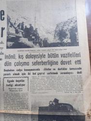 Cumhuriyet Gazetesi - 28 Ocak 1963 - Kaliteli İnsanlar Buhranı Yazan Feridun Ergin Başmakale - Trakya Açlık Tehlikesi İle Karşı Karşıya Bulunuyor -  İsmet İnönü Kış Dolayısıyla Bütün Vazifelileri Dün Çalışma Seferberliğine Davet Etti - Kardan Kapanan Yollar Fotoğraf - İran'da Halk Reformlar İçin Yapılan Referanduma %80 85 Evet Dedi - Milli Türk Talebe Birliği Kongresinde 70 Polis Hazır Bulundu - Gençler Kıbrıs İçin Yürüyüş Yaptılar - Bizim Okuyucumuz Yazan İlhan Selçuk - Akıl Hastalarının Dergisi Yazan Cevat Fehmi Başkut - Kennedy Yeraltı Nükleer Denemeleri İçin Şartlı Olarak Tehir Kararı Aldı - Volvo - Dior İlkbahar Yaz Modelleri - Zavallı İstanbul Yazan Burhan Felek - Bay Oscar Karikatür - Fenerbahçe İstanbulspor'u Rahat Mağlup Etti Fotoğraf - Milan 1 0 Mağlup - Beyoğluspor Karagümrük'ü  Yendi Fotoğraf - Sporda Doping -  Avrupa Şampiyon Kulüpler Voleybol Turnuvası İçin Galatasaray İle Karşılacak Rapid Geliyor - Spor Toto Neticeleri -  Nestle Muhasebe Yardımcısı Arıyor - Aşk Dünyası