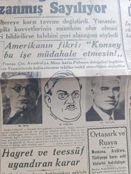 Cumhuriyet Gazetesi - 5 Şubat 1946 - İngilizin Dedikleri Yazan Nadir Nadi Başmakale - Güvenlik Konseyinde Dünkü Fırtına - Yunan Meselesi Etrafında Yapılan Münakaşalar Tam Yedi Saat Sürdü - Vichinsky Ve Bevin Dün Neler Söylediler - İtalyan Hükümetinin Müttefiklere Notası - Bir Kısa Seyahatin Notları Yazan Doğan Nadi - Cemal Nadir Karikatür - Güzel Sanatların Yayılma Ve Gelişmesi - Atom Bombasına Kurban Olacak Harp Gemileri - Şüpheli Zafer Lale Ve Ar Sinemasında - Aşk Ve Vazife Pek Yakında Elhamra Sinemasında - Belediye Sarayı Türk Mimarlarına Yaptırılacak - Amerikan Filmleri Ve Yerli Fimler - Miskinler Tekkesi Yazan Reşat Nuri Güntekin Yazı Dizisi - Güzeller Dikkat Edin Yazan Burhan Felek - Mareşal Stalin'in Telgrafı - Mualla Gökçay Tokatlıyan Salonlarında - Yeni Bar Beyoğlu İstiklal Caddesi - Bugünkü Radyo Programı - İstanbul Belediyesi Şehir Tiyatroları Dram Kısmında Cyrano De Bergerac