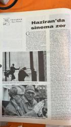 ANTRAKT AYLIK SİNEMA DERGİSİ -  HAZİRAN 1993 -  MEHMET GÜLERYÜZ – MEHMET ALİ GÜNDOĞDU – FEZA SINAR – YUSUF FAKOĞLU – DEĞER İSKENDER – ALENT GÖRÜCÜ – VELİ ÇELİK – ASLI ERTÜRK – TANER ÇELİK – TAMER BARAN – FUAT ONAN – HÜLYA ARSLANBAY – KONURALP SUNAL – DURSUN SELİM – EVŞEN KAYABEK – ÖZLEM YENİLMEZ – ROBERT REDFORD – JEREMY IRONS – STEVEN SODERBERGH – WESLEY SNIPES – BASAR SABUNCU – SABRI KALIÇ – ERDAL SÜMER – RIDLEY SCOTT – NAZIM HİKMET - GENÇ SİNEMACILAR PLATFORMU – YARININ SİNEMASI İÇİN DAYANIŞMA – SİNEMA KULÜPLERİ VE ÜNİVERSİTE BAĞLANTILARI – FESTİVALLERDEN SONRAKİ DURUM DEĞERLENDİRMESİ – 12. İSTANBUL FİLM FESTİVALİ VERİLERİ – BLADE RUNNER VE YÖNETMEN KURGUSU – NAZIM’IN “YOLCU”SU SİNEMADA – SODERBERGH ÜZERİNE DOSYA – HOLLYWOOD’UN SON ROMANTİĞİ REDFORD – KAFKA VE PRAG’IN SINEMATİK SOKAKLARI – AHLAKSIZ TEKLİF VE KÜLTÜREL OKUMALAR – KISA FİLM DÜNYASINDAN HABERLER – FESTİVAL ELEŞTİRMENLERİNE ALAYCI BAKIŞ – SİNEMA EMEKÇİLERİNE PORTRELER – CANNES VE BERLİN İZLENİMLERİ – “MİSAFİRLER-50 SAYFA