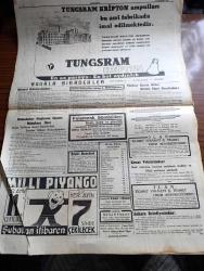 Cumhuriyet Gazetesi - 29 İkincikanun (Ocak) 1940 - Bitarafların İttifakı Yazan Yunus Nadi Başmakale - Milli Felaketimiz Karşısında İngiltere'nin Uzattığı Dost Eli - Balkan Antantı Konseyinin Toplanacağı Belgrad'dan Bir Manzara - İngiliz Askerleri Garp Cephesinde Radyo Dinliyorlar - Fenerbahçe Vefa Maçı Fotoğraf - Milli Şef İsmet İnönü'nün Memleket Seyahati - Roma imparatorluğunun Tarihi Hazineleri - Askerlik Bahisleri Yazan Abidin Daver - Maarif Vekili Hasan Ali Yücel Geliyor -  Zaza Filmi Pek Yakında Saray Sinemasında - Hindliler Geliyor Alkazar Sinemasında - İsa Miranda Ray Milland'ın Yarattığı Otel Emperyal Perşembe Akşamı Lale Sinemasında - Hungarya 8 Şişli 1 - Beşiktaş 4 Süleymaniye 1 - Galatasaray 6 Topkapı 0 - Çocuk Köşesi - General Weygand Şerefine Verilen Ziyafet -- Burla Biraderler - Singer Saat - Milli Piyango - Dolmabahçe Stadyumu İnşaatı