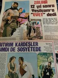 KELEBEK GAZETESİ DOĞUM GÜNÜ GAZETESİ - 13 EYLÜL 1973 - Marilyn Monroe - Ava Gardner - Brigitte Bardot - Catherine Deneuve - Liz Taylor - Greta Garbo - Kim Novak - Rita Hayworth - Jean Harlow - Ursula - Erol Büyükburç - Mehtap Sılahtanoğlu - Gülşen Bubikoğlu - Fikret Hakan - Münir Özkul - Ferdi Tayfur - Meral Zeren - Feridun Karakaya - Suna Selen - Ahmet Kostirika - Selda Tosun - Tuna Tunç - Eray Özbal - Arda Uskan - Gani Turanlı - Mesut Çakarlı - Leyla Somer - Nubar Terziyan - İbrahim Kurt - Barış Dikişçi - Erkan Başar - Salih Güney - Turgut Saçlıer - Feridun Karakaya - Müren Tokay - Zeliha - Murat Soydan - Kadir İnanır - Kartal Tibet - Yılmaz Köksal - Fuat Onan - Yener Çakmak - Ümit Ülker - Ersin Burak - Metin Soysal - Erdoğan Tokatlı - Tamer Güvenç - En güzeli Marilyn - Karacaoğlan - Deniz’in Çağrısı - Aşktan da Üstün - Sahte Mirasçı - Allahaismarladık - Bir Rastlantı - Kovboy’un Aşkı - Şövalye ve Sevgilisi - Bitirim Kardeşler Şimdi de Sosyetede