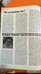 SOSYETE 13 DERGİSİ - 13 AĞUSTOS 1982 - DİN DOĞAN - MEHMET ALİ BİRAND - DR. ERGÜDER - DR. K. DEMİR - DİLŞAN GÖKMEN - AJE BOKEY - ALİ RIZA ÇARMIKLI - ÖMER ÇAVUŞOĞLU - RECAİ ASLAN - EROL SİMAVİ - HALDUN SİMAVİ - ÇETİN EMEÇ - ARDA GEDİK - KEMAL ILICAK - NAZLI ILICAK - NEZİH DEMİRKENT - MİLLİYET'TE DİN DOĞAN & MEHMET ALİ BİRAND İLE EYLÜL YENİLİĞİ - ILAY ODOL TÖRENİ VE DAVETLİLER - ÖMER ÇAVUŞOĞLU'NUN KIZILAY’A 1 MİLYON TL BAĞIŞI - RECAİ ASLAN’IN KIZI İÇİN DÜZENLENEN GÖSTERİLİ TÖREN - BASINDA FİYAT POLİTİKALARI VE OKUYUCU TERCİHLERİ - HÜRRİYET’İN 20 TL FİYATLA TİRACI KORUMA STRATEJİSİ - KELEBEK EKİYLE KADIN OKUYUCUYU BÜNYEYE KATMA YÖNTEMİ - GÜNAYDIN’IN TUTUCULUĞU VE GÜNEŞ GAZETESİNİN YÜKSELİŞİ - EROL SİMAVİ’NİN ÇAĞDAŞ GAZETE VİZYONU VE YÖNETİM DEĞİŞİKLİĞİ - GAZETE İADELERİ ÜZERİNE GÜNAYDIN’IN DAĞITIM MÜCADELESİ - HÜRRİYET’İN SİYASETİ BIRAKIP MAGAZİN TARAFLI BÜYÜME HAMLESİ - TERCÜMAN VE BULVAR ARASINDAKİ BİRLEŞME İHTİMALİ - KEMAL ILICAK’IN STRATEJİLERİ VE KÖŞE YAPILANDIRMALARI - GÜN - 26 SAYFA