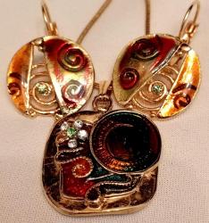 MİNELİ KOLYE VE KÜPE TAKIM İTHAL ÜRÜN YÜKSEK KONDÜSYONDA KARARMA YAPMAZ