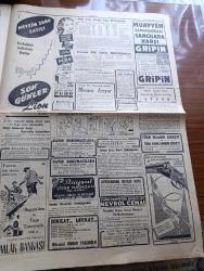 Cumhuriyet Gazetesi - 27  Ağustos 1953 - Amerikalılarla Mali Ve İktisadi Müzakereler - Yeni Amerikan Ankara Büyükelçisi Avra M.  Warren Şerefine Resmi Kabul Fotoğraf - Çanakkale Faciasının Dünkü Duruşması - Doğudan Röportajlar Röportajı Yapan Yaşar Kemal Yazı Dizisi - D.D.T. Mücadelesi Venezuela'da Ölüm Nisbetini Azalttı - İran'da Kızıllarla Mücadele Şiddetlendi - Türkiye İş Bankasının Yıldönümü Kutlandı -  Beyaz Köşkte Oturanlar Yazan Rikkat Köknar Yazı Dizisi - Rusya'da Stalin'in Yakınları Tasfiye Edilmeye Mi Başlandı Yazan Ömer Sami Coşar - Zeynep Kamil Doğum Evinin Temeli Dün Atıldı - Şehir Meclisinin Fevkalade Toplantısı Yazan Burhan Felek - Ses Sanatkarı Necmi Rıza Ahıskan İle Bir Mülakat Röportajı Yapan Şahap Balcıoğlu - Ankara İstanbul Bisiklet Yarışı - Galatasaray Yarın İsrail'e Gidecek - Fenerbahçe Ve Beşiktaş Ankara'ya Gidecek - İstanbul Enternasyonal Tenis Maçları - Günah Yolu Filmi Lüks Sinemasında - Mahkumlar Kervanı Filmi Lale Ve Ar Sinemasında