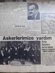Cumhuriyet Gazetesi - 12 İkinciteşrin (Kasım) 1940 - Her Şey Vatan Müdafaasına Yazan Yunus Nadi Başmakale - İsmet İnönü Atatürk'ün Kabrinde Fotoğraf - Milli Şef İsmet İnönü Dün Tarih Cemiyetinde Dört Saat Meşgul Oldular - Torpilli Motorbot Filoları Tam Yolla Seyrederken Fotoğraf - Molotof Bugün Berlin'de Olacak - Pindos Dağlarından Son Harekatı Gösterir Harita - Rumen Petrol Sahasında Büyük Tahribat - İngiltere'ye Hücum Eden İtalyan Tayyareleri 8 i Düşürüldü - Askerlerimize Yardım Kızılay Hediyelerin Nev'ini Bildirdi - Kalp Paralara Dikkat - Fransa'ya Ne Oldu Yazan Gordon Waterfield Yazı Dizisi - Alman Ablukası Neden Muvaffak Olamıyor - Milli Emlaktaki Suistimal - Servetifünun Uyanış Mecmuasında Porta Şiirine Müstehcen Neşriyat Davası - Pindos Zaferi Yazan Ömer Rıza Doğrul - Leyla İle Mecnun Filmi İpek Sinemasında - Kadın Parmağı Bu Perşembe Akşamı Lale - Paris Delilikleri Bu Akşam Sümer Sinemasında - Ne Çıkar Yazan Burhan Felek Köşe Yazısı - Berlin Türk Kulübünde Atatürk Anması