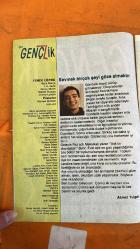 GENÇLİK DERGİSİ - 2 ŞUBAT 1990 - BARIŞ MANÇO – KENNY MOORE – NÜKHET RUACAN – JOHNNY LYNDON – MICHAEL JACKSON – BON JOVI – CHARLES SCHULZ – JACK LANG – MEMDUH ARSLAN – OCTAVIO PAZ -  SNOOPY 40 YAŞINDA: CHARLES SCHULZ’UN İKONİK KAHRAMANI SERGİLERLE KUTLANIYOR – BARIŞ MANÇO’DAN TÜRKÇE METAL MÜZİĞE DESTEK MESAJI – MADONNA VE MICHAEL JACKSON NEDEN TÜRKİYE’DEN ÇIKMIYOR? BARIŞ MANÇO ANLATIYOR – EUROVISION BİR KABİLELER YARIŞI MI? MANÇO’DAN SERT ELEŞTİRİ – AŞK BİR SKANDALDIR: MEMDUH ARSLAN’DAN DUYGUSAL BİR DENEME – 1990’LAR GENÇLİK KÜLTÜRÜNDE POSTERLER: BON JOVI, MICHAEL JACKSON – SNOOPY’NİN UZAYA YOLCULUĞU VE APOLLO 10 HATIRASI – CHARLES SCHULZ’UN ÖĞRETMENİNE MESAJI: “İYİ Kİ DİNLEMEMİŞİM” – GÜNEŞ GENÇLİK DERGİSİNDEN KALEMLER: AHMET TULGAR, MEMDUH ARSLAN – TÜRK METAL MÜZİĞİ ÜZERİNE DEĞERLENDİRME: DİL SEÇİMİ ÜZERİNE TARTIŞMA-  47 SAYFA