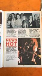 GENÇLİK DERGİSİ - 22 ARALIK 1989 - ARZU ECE – MICK JAGGER – THE SUGARCUBES – LINDA RONSTADT – SOUL II SOUL – BOB DYLAN – KYLIE MINOGUE – SINITTA – TIM BRICHENO – PHIL COLLINS – KENNY G – ELTON JOHN – DAVID BOWIE – ROBERT DE NIRO – MICHAEL DOUGLAS – MERYL STREEP – DON GUMMER – ANGELICA HOUSTON – RICHARD BASKIN – BARBRA STREISAND – JERRY HALL – SAM BROWN – D.C. LEE – JULIA FORDHAM – EDIE READER – CAROL THOMSON – PEPSI – SHIRLEY – NEIL TENNANT – ALISON MOYET - -SINITTA’NIN DANS DOLU TUR HAZIRLIKLARI – ALL ABOUT EVE’DE KONSER SONRASI ŞOK SALDIRI – PHIL COLLINS’TEN “THE SINGLES COLLECTION” VİDEO KASETİ – KENNY G’DEN “LIVE” ALBÜMÜ VE VİDEO KASETİ – ROLLING STONES DÜNYA TURUNDA ÜNLÜLER GEÇİDİ – MICK JAGGER’DAN ŞÖHRET, AİLE VE ROCK ÜZERİNE SÖZLER – GERİ VOKALLERDEN YILDIZLIĞA: SAM BROWN – JULIA FORDHAM – EDIE READER – D.C. LEE – CAROL THOMSON – PEPSI & SHIRLEY – WHAM’IN ARKASINDAN IŞIKLARA DOĞRU – VOKALLERİN HAYALLERİ VE SAHNENİN ARKA YÜZÜ – GÜNÜMÜZ GRUPLARININ VOKAL DESTEKLERİYLE YÜ  47 SAYFA