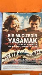 SİNEMA HAFTALIK ANTRAKT GAZETESİ - 8 - 14 EKİM 2004  - GAEL GARCÍA BERNAL - LLUIS HOMAR - JOSÉ LUIS ALCAINE - DANIEL GIMÉNEZ CACHO - JAVIER CÁMARA - FELE MARTÍNEZ - FRANCISCO BOIRA - JOSÉ SALCEDO - AGUSTÍN ALMODÓVAR - ESTHER GARCÍA - ALBERTO IGLESIAS - PEDRO ALMODÓVAR - ALİ ULVİ UYANIK - JUDI DENCH - ROSEANNE BARR - CUBA GOODING JR. - WILL SMITH - PATRICK SWAYZE - ANNETTE BENING - JOHN CANDY - DAN AYKROYD - WARREN BEATTY - PROF. DR. KARTALAY KAYA - AYLA KANLUR - ERDAL DOTAN - HÜLYA KOÇYİĞİT - HALUK ÖZENGİN - TOLGA KUTLAR - HALUK BİLGİNER - MEHMET ALİ ERBİL - BİROL ÜNEL - GÜLSE BİRSEL - GAMZE ÖZÇELİK - JEAN CHRISTOPHE GRANGÉ - CHRIS NAHON - JEAN RENO - BEN ROBOT - KAHRAMAN İNEKLER - KUTUP ÇİZGİSİ AŞIKLARI - UZAK ÜLKE - KÖTÜ EĞİTİM - MEDUSA DARBESİ - BİR MUCİZEDİR YAŞAMAK - KİRLİ DANS 2 - AMERICAN BEAUTY - IN DREAMS - MARS ATTACKS! - LOVE AFFAIR - BUGSY - VALMONT - OPEN RANGE - TANRILARIN TAHTI: NEMRUT - HİTİTLER - HIRSIZ VAR - KURTLAR İMPARATORLUĞU - KISS OF THE DRAGON - THE  - 14 SAYFA