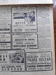 Cumhuriyet Gazetesi - 20 İkinciteşrin (Kasım) 1940 - Mussolini'nin Nutku Yazan Nadir Nadi Başmakale - Hava Taarruzuna Karşı Şehirlerde Işık Söndürülmesine Yarından İtibaren Başlanıyor - Koruma Kanunu Tadil Ediliyor - İtalya Hükümeti Yugoslavyaya Tarziye Verdi  - Mussolini'nin Nutku Çok Fena Karşılandı - Amerika'da Nazi Teşkilatına Karşı Tedbirler - Bulgar Kralı Da Hitler Gizlice Bir Mülakat Yaptı - Görice Harbi Hala Bir Netice Vermedi - Hitler Kral Boris'in Ciano İle Suner'in Eski Mülakatlarından Fotoğraf - Fransa'ya Ne Oldu Yazan Gordon Waterfield Yazı işleri - Bir İngiliz Avcısı Fotoğraf - Bir Aşkın Hikayesi Yazan Mahmut Yesari Yazı Dizisi - Maskeli 12 Lee Alkazar Sinemasında - Büyük Aşk Turan Ve Azak Sinemasında - Yıldız Sultan Filmi Taksim Sinemasında - Leyla İle Mecnun Filmi Milli Ve Alemdar Sinemalarında - Ciğer Yazan Burhan Felek Köşe Yazısı - Pürgolin Gazozlu Müshil Limonatası - Odeon Yeni Çıkan Lüks Plaklar Küçük Melahat - Bugünkü Radyo  - Merhametten Maraz Yazan Stefan Zweig