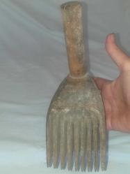 Ayak formunda , güzel patineli ahşap kirkit, osmanlı dönemi...