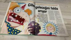 TEMPO HAFTALIK HABER DERGİSİ - SAYI:2 - 15 OCAK 1997 -   FERDA ANIL YARKIN & SİBEL BİLGİÇ AŞKI: MÜCADELEYLE BAŞLAYAN İLİŞKİ SAAT 01.00'DE, SAYAN İŞKEMBECİSİ’NDE İLAN EDİLDİ - BENDENİZ YENİ KLİBİNDE HOMOSEKSÜEL SEVGİLİSİNİ YAKALAYAN BİR KADINI CANLANDIRACAK - AYSU BAŞAR’DAN RÖNTGENCİ OTEL YÖNETİCİSİ KLİBİ - MAHZUN KIRMIZIGÜL “KADINLAR MATİNESİNDE PANTOLONUM ÇIKARILDI” İTİRAFI VE “BİR ZAMANLAR AMERİKA” PROJESİ - MİRKELAM KOMŞULARINA GÖRE ‘ŞARKI SÖYLEME MAKİNESİ’ - BOLİÇ VE NESRİN FİLİZ FLY INN’DE ÇARPICI BİR GECE YAŞADI - HARİKA AVA & REHA MUHTAR: 1997’DE ANNE OLMA KARARLARI, SPERM TALEBİ VE GAZİNOYA İLGİNÇ AÇIKLAMALAR - NAZAN ÖNCEL’İN “AYNI NAKARAT” ŞARKISI MUSTAFA SANDAL & ERCAN SAATÇİ BENZERLİĞİYLE GÜNDEME GELDİ - STEPHANIE & VAN DAMME YAKINLAŞMASI HOLLYWOOD'DAN MONACO’YA DEDİKODU -  FERDA ANIL YARKIN - SİBEL BİLGİÇ - BENDENİZ - AYSU BAŞAR - MAHZUN KIRMIZIGÜL - MİRKELAM - NESRİN FİLİZ - BOLİÇ - HARİKA AVA - REHA MUHTAR - JOHN TRAVOLTA - KELLY PRESTON -   114SAYFA - TAM TAKIM DERGİ