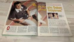 TEMPO HAFTALIK HABER DERGİSİ - SAYI:2 - 15 OCAK 1997 -   FERDA ANIL YARKIN & SİBEL BİLGİÇ AŞKI: MÜCADELEYLE BAŞLAYAN İLİŞKİ SAAT 01.00'DE, SAYAN İŞKEMBECİSİ’NDE İLAN EDİLDİ - BENDENİZ YENİ KLİBİNDE HOMOSEKSÜEL SEVGİLİSİNİ YAKALAYAN BİR KADINI CANLANDIRACAK - AYSU BAŞAR’DAN RÖNTGENCİ OTEL YÖNETİCİSİ KLİBİ - MAHZUN KIRMIZIGÜL “KADINLAR MATİNESİNDE PANTOLONUM ÇIKARILDI” İTİRAFI VE “BİR ZAMANLAR AMERİKA” PROJESİ - MİRKELAM KOMŞULARINA GÖRE ‘ŞARKI SÖYLEME MAKİNESİ’ - BOLİÇ VE NESRİN FİLİZ FLY INN’DE ÇARPICI BİR GECE YAŞADI - HARİKA AVA & REHA MUHTAR: 1997’DE ANNE OLMA KARARLARI, SPERM TALEBİ VE GAZİNOYA İLGİNÇ AÇIKLAMALAR - NAZAN ÖNCEL’İN “AYNI NAKARAT” ŞARKISI MUSTAFA SANDAL & ERCAN SAATÇİ BENZERLİĞİYLE GÜNDEME GELDİ - STEPHANIE & VAN DAMME YAKINLAŞMASI HOLLYWOOD'DAN MONACO’YA DEDİKODU -  FERDA ANIL YARKIN - SİBEL BİLGİÇ - BENDENİZ - AYSU BAŞAR - MAHZUN KIRMIZIGÜL - MİRKELAM - NESRİN FİLİZ - BOLİÇ - HARİKA AVA - REHA MUHTAR - JOHN TRAVOLTA - KELLY PRESTON -   114SAYFA - TAM TAKIM DERGİ