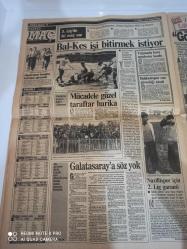 FOTOMAÇ SPOR GAZETESİ FOTOMAÇ DOĞUM GÜNÜ GAZETESİ-21 Mart 1992-zafer atamer-galatasaray tur atlayabilir-cimbom-bakırköy-beşiktaş teknik direktörü milne-beşiktaş-kartal-kemal yıldırım-demirel-bahadır çok işler-kalkavan-temel özalak-alp yaman-Süleyman seba-hasan-kurtuluş çakın-bahri atalay-bursa spor-trabzonspor-aydın spor-sergen yalçın-sarıyer-ferruh çetin-bucaspor-izmir spor-göztepe-kafkas spor-karşıyaka-Kazım tokuç-nazilli spor-şeniz erzik-ayhan berk-yılmaz şanslı-filmi şahin-yavuz gürel-yağmurlu hava neşeleri bozdu-fenerbahçe-ali kayakıt-yaşar erşengil-italya-ingiliz-alman-ispanya-rıdvan yılmaz-turgay-fener'de averaj hesabı-hüsnü çil-