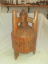 ''Eski çamlar bardak oldu'' atasözündeki bardak...Yörük işi, heykel gibi, üç ayaklı, Osmanlı ahşap testi...