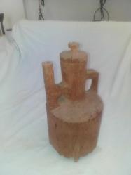 ''Eski çamlar bardak oldu'' atasözündeki bardak...Heykel gibi, üç ayaklı ahşap ibrik...Yörük işi , Osmanlı dönemi