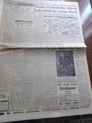 Cumhuriyet Gazetesi - 9 Aralık 1954 - Evvelki Günkü Hadiselerin Tekerrürüne Karşı Tedbirler - Hüseyin Cahit Yalçın'ın Dün Geri Verilen Büyü Resmi Fotoğraf - Cumhuriyet Halk Partisinin Hüseyin Cahit Yalçın İçin Yaptığı Toplantı - Libyaya Türk Silahı - Her Subaya Yabancı Bir Dil Öğretilecek - İstanbul'da Çevrilecek Olan Renkli Amerikan Filmi Fotoğraf - Yanan Ormanlarda 50 Gün 9 Röportajı Yapan Yaşar Kemal - Frengiyi Önleyecek Aşı Bulundu - Merhamet Yazan Nicholas Monsarrat Yazı Dizisi - Komünist Çin Tehdit Ediyor - Roma Tatili Başrolde Audrey Hepburn Gregory Peck Lale Ar Ve Elhamra Sinemasında - Fenerbahçe Beyoğluspor'u Rekor Yaparak 8 0 Yendi - Basketbol Lig Maçları Başlıyor - Dünya Ağır Sıklet Boks Şampiyonası - Zoraki Diplomat Yazan Yakup Kadri Karaosmanoğlu Yazı Dizisi - Churchill'in Portresi Avam Kamarasını Ve Hatta İngiltereyi İkiye Ayırdı - Tarihe Geçmiş Büyük Aşklar Tutankamon Ve Nefertitinin Kızı Çeviren Mazhar Kunt - Demirbank - Doğubank - Necipbey Diş Macunu - Nestle Çikolata