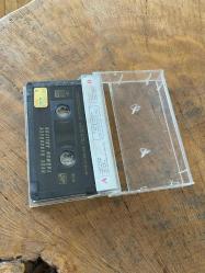 NEŞE KARABÖCEK - YAĞMUR AĞLIYOR - KASET