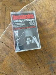 THEODORAKİS 86 - İSTANBUL KONSERİ (LİVANELİNİN KATILIMIYLA) - KASET