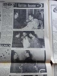 Cumhuriyet Gazetesi - 5 Ocak 1951 - Bütçe Tartışmaları Cumhuriyet Başmakale - Celal Bayar Ve Başbakan Adnan Menderes Dün İstanbul'a Geldi Fotoğraf - Milletlerarası Mülteci Teşkilatı Heyeti Geldi Fotoğraf - Devlet Bakanı Fevzi Lütfi Karaosmanoğlu Bugün Almanya'ya Gidiyor - Çinliler İle Anlaşmak İçin Yeni Teşebbüsler - Başkan Truman İyimser - Seul Şehri Alevler İçinde - Korgeneral Şahap Gürler Tokyo Hastaneleri Ziyareti Esnasında Yaralı Bir Erimizle Görüşürken Fotoğrafı - Tarsus Gemisi İle Getirilen Kürkler - Pazartesi Kore'den İki Yaralımız Geliyor - Bahar Yazdan Sonra Geldi Nakleden Vahdet Gültekin Yazı Dizisi - Boksör Joe Louis Rakibini Perişan Etti - Kore'den Resimler - Şahap Gürler Tokyo Hastahanesinde Bir Kahramanın Elini Sıkıyor - İstanbul Ankara Radyosu Programı - Kore'den Türkiye'dekilere Mektup - Türkiye'den Koredekilere Mektup - Asya'nın Perde Arkası Renkli Karikatür Çizen Ali Ulvi - Anker Kasa - Gripin - Puro Tuvalet Sabunu