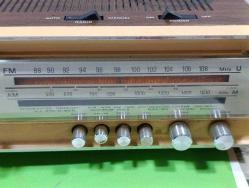 HITACHISOLID SLADE DIGITAL CLOCK MASA RADYOSU--SAAT VE TAKVİM MEKANİĞİ BAKIM İSTER