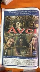 SİNEMA GAZETESİ HAFTALIK ANTRAKT DERGİSİ EKİ  - 13–19 MART 1998 BAŞKANIN ADAMLARI FİLMİ : DUSTIN HOFFMAN – ROBERT DE NIRO – ANNE HECHE – DENIS LEARY – WILLIE NELSON – ANDREA MARTIN – KIRSTEN DUNST – WILLIAM H. MACY OLAĞANÜSTÜ BİR HAYAT FİLMİ : EWAN MCGREGOR – CAMERON DIAZ – HOLLY HUNTER – DELROY LINDO – IAN HOLM – DAN HEDEYA BENDEN BU KADAR FİLMİ : JACK NICHOLSON – HELEN HUNT – GREG KINNEAR BOUND FİLMİ : JENNIFER TILLY – GINA GERSHON – JOE PANTOLIANO BULLETS OVER BROADWAY FİLMİ : JENNIFER TILLY – JOHN CUSACK – DIANNE WIEST LET IT RIDE FİLMİ : JENNIFER TILLY – RICHARD DREYFUSS  BAŞLIKLAR: BAŞKANIN ADAMLARI VİZYONDA — DUSTIN HOFFMAN VE ROBERT DE NIRO’DAN MEDYA MANİPÜLASYONU ÜZERİNE SİYASİ KOMEDİ — OLAĞANÜSTÜ BİR HAYAT FİLMİNDE EWAN MCGREGOR VE CAMERON DIAZ’DAN ROMANTİK MACERA — BENDEN BU KADAR FİLMİ OSCAR ADAYLIĞIYLA GÜNDEMDE — JENNIFER TILLY’DEN OSCAR ADAYLIĞI SONRASI YÜKSELİŞ — YEŞİLÇAM’DA GÖSTERİM KRİZİ VE YAPIMCI PROFİLİ TARTIŞMASI — KÜLTÜR BAKANLIĞI BÜTÇE PAYI TARTIŞMASI  - 12 SAYFA