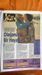 SİNEMA GAZETESİ HAFTALIK ANTRAKT DERGİSİ EKİ  - 13–19 MART 1998 BAŞKANIN ADAMLARI FİLMİ : DUSTIN HOFFMAN – ROBERT DE NIRO – ANNE HECHE – DENIS LEARY – WILLIE NELSON – ANDREA MARTIN – KIRSTEN DUNST – WILLIAM H. MACY OLAĞANÜSTÜ BİR HAYAT FİLMİ : EWAN MCGREGOR – CAMERON DIAZ – HOLLY HUNTER – DELROY LINDO – IAN HOLM – DAN HEDEYA BENDEN BU KADAR FİLMİ : JACK NICHOLSON – HELEN HUNT – GREG KINNEAR BOUND FİLMİ : JENNIFER TILLY – GINA GERSHON – JOE PANTOLIANO BULLETS OVER BROADWAY FİLMİ : JENNIFER TILLY – JOHN CUSACK – DIANNE WIEST LET IT RIDE FİLMİ : JENNIFER TILLY – RICHARD DREYFUSS  BAŞLIKLAR: BAŞKANIN ADAMLARI VİZYONDA — DUSTIN HOFFMAN VE ROBERT DE NIRO’DAN MEDYA MANİPÜLASYONU ÜZERİNE SİYASİ KOMEDİ — OLAĞANÜSTÜ BİR HAYAT FİLMİNDE EWAN MCGREGOR VE CAMERON DIAZ’DAN ROMANTİK MACERA — BENDEN BU KADAR FİLMİ OSCAR ADAYLIĞIYLA GÜNDEMDE — JENNIFER TILLY’DEN OSCAR ADAYLIĞI SONRASI YÜKSELİŞ — YEŞİLÇAM’DA GÖSTERİM KRİZİ VE YAPIMCI PROFİLİ TARTIŞMASI — KÜLTÜR BAKANLIĞI BÜTÇE PAYI TARTIŞMASI  - 12 SAYFA