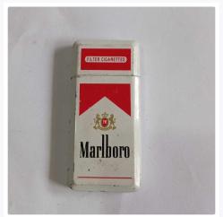 Marlboro sigara çakmak. Metal. Vintage
