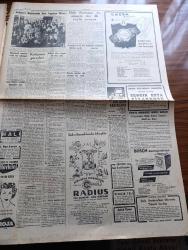 Cumhuriyet Gazetesi - 13 Mayıs 1952 - Mareşal Montgomery İle Görüşmelere Başlandı - Solda Mareşal Montgomery Başbakan Adnan Menderes Ve Genelkurmay Başkanı Fotoğraf - Trakya'da Büyük Askeri Tatbikat Yapılacak - Satılığa Çıkarılan Harp Gemileri - Halk Partisinin Dış Siyasete Dair İlk Sözlü Sorusu - Tunusta Yeniden Sıkı Yönetim İlan Edildi - Yüce Divan Truman'ı Tenkid Etti - Bir Beyaz Gömleklinin Dramı Yazan Doktor Burhan Öncel Yazı Dizisi - Şişli Kasımpaşa Arasında Troleybüs İşletilecek - Panaroma Yazan Yakup Kadri Karaosmanoğlu Yazı Dizisi - Araba Vapurlarını Nasıl Kullanmalı Yazan Burhan Felek - Avrupa Ordusuna İngiliz Askerî İştirak Edecek - Yunan Milli Takımıyla Yapacağımız Maç - Selimiye Kışlasında Dün Yapılan Tören - Trıumph Dünyanın En İyi Motosikleti - Sahibinin Sesi Buzdolabı - Vaporeks Tazyikli Otomatik Tencere - Victoria Bisiklet - Gaziantep Gül Palas Oteli
