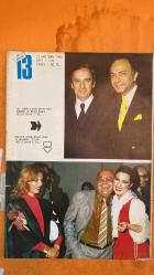 SOSYETE 13 DERGİSİ - 13 HAZİRAN 1982  KERİM KERİMOL – NİHAT KANER – MUSTAFA ÖZKAN – NÜKHET DURU – MÜŞERREF TEZCAN – NEZİH DEMİRKENT – EROL SİMAVİ – UMER ÇAVUŞOĞLU – BEDRİ KORAMAN – NECATİ DOĞRU – GÜNERİ CİVAOĞLU – İLHAN SELÇUK – HASAN CEMAL – NADİR NADİ – MEHMET KARAMEHMET – NAZLI ILICAK – HALDUN SİMAVİ – KEMAL ILICAK – SAMİM VAR – ALİ ULVİ TURAL – NECMİ TANYOLAÇ  KERİM KERİMOL VE NİHAT KANER’İN İDDİALI DOSYASI – MUSTAFA ÖZKAN, NÜKHET DURU VE MÜŞERREF TEZCAN’IN SANAT GÜNDEMİ – NEZİH DEMİRKENT’İN BABIALİ’YE DÖNÜŞÜ VE GAZETECİLİKTEKİ AŞKI – UMER ÇAVUŞOĞLU’NUN YENİ PATRON MODELİ VE ORTANIN SOLUNDA KİTLE MUHALEFETİ VURGUSU – EROL SİMAVİ’NİN GAZETEDEKİ İÇKİ SALONU VE DUYGUSAL YÖNETİM TARZI – CUMHURİYET GAZETESİNDE GENÇLEŞME VE OFSET BASKI DÖNEMİ – NADİR NADİ VE HASAN CEMAL’İN YENİLENME STRATEJİLERİ – ÇUKUROVA’NIN YENİ GAZETE HAMLESİ VE AKŞAM’IN EL DEĞİŞİMİ – BABIALİ’DE TİRAJ YARIŞI, GÜNEŞ’İN ÜÇÜNCÜLÜK İDDİASI – UMER ÇAVUŞOĞLU’NUN MAAŞ POLİTİKASI VE GAZETECİLİKTE YIPRANMA TARTIŞM  - 22 SAYFA