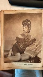 YELPAZE    DERGİSİ -    5 MAYIS 1954     -  ROLANDA - GIAKOM - MECHUL GELIN - BARBARA STANWYCK - ADOLPH MENJOU - VAN JOHNSON - ELIZABETH TAYLOR - JAN DÜBNA - PIYER DE MIRANDE - FUKYE TENVIL - CHAT NOIR - JANE POWELL - VITTORIYO - NANET - LÜLZO - SARA - ASK DIKENLERI - LOCANDA DEL CERVO - ALTINBAS KREMİ - CREME TETE D'OR - LOUIS PHILIPPE DUDAK BOYASI - LOUIS PHILIPPE - KANLI YARIS - ASK SARHOSLUGU- 48  SAYFA