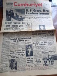 Cumhuriyet Gazetesi - 12 Mart 1948 - Zoraki Dostluklar Cumhuriyet Başmakale - Dışişleri Bakanımız Necmettin Sadak Dün Gece Londra'ya Vardı Fotoğraf - Demokrat Parti Grubu İhraç Kararlarını Tanımıyor - Çek Faciası İntiharlar İstifalar Devam Ediyor - İstanbul Batakhanelerinde İki Müthiş Gece Yazan Metin Toker - Suat Hayri Ürgüplü ve Arkadaşları Yüce Divandan Çıkarken Fotoğraf - Arap Birliği Genel Sekreteri Azzam Paşa Ankara'ya Çağrılmış - Beşiktaşlılar Atina'da Enosis İle Karşılaşmak Üzere Sahaya Çıkarlarken Fotoğraf - Goebbels'in Hatıraları Yazı Dizisi - Erzurum'un Otuzuncu Kurtuluş Yıldönümü Yazan Ahmet Halil - Beynelmilel Portreler Jan Masaryk - Huzur Yazan Ahmet Hamdi Tanpınar Yazı Dizisi - Sol Temayüllü Hocalar Meselesi Gene Tazelendi - Gazeteci Kimdir Yazan Burhan Felek - John Steinbeck'in Gazap Üzümleri Remzi Kitabevinde - İsmail Dümbüllü Tiyatrosu Ve Semiha Coşar Şehzadebaşı Turan Sinemasında - Şehir Tiyatrosu Dram Kısmında Baykuş Komedi Kısmında Kaş Yapayım Derken - Parker 51