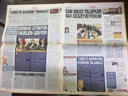 STAR GAZETESİ  - 8 ARALIK 2004 - TÜLİN DALOĞLU, SADDAM'I SAKLANDIĞI FARE DELİĞİNDEN ÇIKARAN AMERİKALI SAMİR İLE KONUŞTU - BAŞBAKAN RECEP TAYYİP ERDOĞAN, ''ANKARA KRİTERİ YAPARIZ'' - AHMET ERTÜRK ''TÜRKİYE 20 YILDA ZEDELER ZEDELER ÜLKESİ OLDU'' - SADETTİN TEKSOY KURAN'DAKİ MUCİZELERİ YAZDI - ÜMİT ASLANBEY - HALK OYUNLARI SEVDALISI BAŞKAN ADAYI, SERTAÇ DEMİRTAŞ - DAVID ARNETT - ANKARA SAVAŞ ALANI GİBİ - HALİT KAKINÇ - TUNÇ TÜFEKÇİ, MÜZEYİ BÜROKRASİ ÇÜRÜTÜYOR - OLGA ÜNAYDIN, TEK TESELLİSİ ALARA - EYLEM ERDEM - EREN ULUERGÜVEN'İN BEYİN ÖLÜMÜ GERÇEKLEŞTİ - ŞEREF OĞUZ - EURO'DA YENİ REKOR - ÖMER FARUK GÜNEL - ERSİN ÖZİNCE - DİPLOMATLARA SUÇÜSTÜ - MUSTAFA DEĞİRMENCİ, BAŞKANDAN YARDIM SÖZÜ - TARIK YILMAZ - KUBİLAY GÜLBEK - SULTAN UÇAR - SEDAT BUCAK YENİDEN YARGILANIYOR - DENİZ BAYKAL - ABDULLAH GÜL - FENERBAHÇE KADIKÖY'DE MANCHESTER UNITED İLE MAÇ YAPACAK