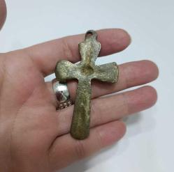 Eski Bronz Haç Formunda Kolye Ucu