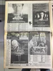STAR GAZETESİ  - 25 AĞUSTOS 2000 - BALİNA İKİ HAKİME RÜŞVET VERMİŞ, İZMİR'DEKİ BALİNA KOD İSİMLİ KARA PARA OPERASYONU - FAİK ERDEMLİ, ''KULEYİ DİNLEYİN'' HABERİ - KELLY BROOK - MAAİLE TERÖRİST, GÜNAY ASLAN BOMBA YÜKLÜ MERCEDES İLE YAKALANDI - UÇAKTA KANSERLİ YOLCU VEFAT ETTİ, MEHMET KINAY - TURAN GENÇ, EMNİYET'E DÖNÜYOR - BİLİM HENDEK'E DÜŞTÜ - KABUS AIRBUS, CONCORDE KAZASI - YAŞAR NURİ ÖZTÜRK, GAZALİ SÜNNETİ ANLATIYOR, KUR'AN-I KERİM MEALİ - İŞSİZLİK HÜSRANI - İŞSİZLİN FONU'NA İLK AYDA GİREN  PARA HAYAL KIRIKLIĞI YARATTI, ERDOĞAN SÜZER - AKIN İZMİRLİOĞLU - ENFLASYON BİTTİ - ÇÖP DAĞLRI GREV ERTELETTİ - PETROL HAREKATI - MUSTAFA MUTLU; ASLITÜRK OLAYI ve ÜCRET SORUNU - MUSA, EVEVİT ve İLHAN BAŞGÖZ'E SORDU - SİNEMA SEZON FİLMLERİ SAYFASI; VATANSEVER, MEL GIBSON, SON DURAK, KEVIN THOMAS, GECE RÜZGARI, ÖLÜMÜNE KADAR, LUCY LIU, ANTONIO BANDERAS - SAYGI ÖZTÜRK - SEMİH İDİZ - DİLEK ÖNDER - AHMET NECDET SEZER ve BÜLENT ECEVİT ARASINDAKİ GERGİNLİK - UEFA SÜPER KUPASI MAÇI ÖNCESİ GALATASARAY