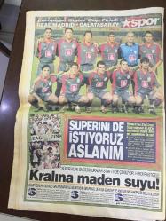 STAR GAZETESİ  - 25 AĞUSTOS 2000 - BALİNA İKİ HAKİME RÜŞVET VERMİŞ, İZMİR'DEKİ BALİNA KOD İSİMLİ KARA PARA OPERASYONU - FAİK ERDEMLİ, ''KULEYİ DİNLEYİN'' HABERİ - KELLY BROOK - MAAİLE TERÖRİST, GÜNAY ASLAN BOMBA YÜKLÜ MERCEDES İLE YAKALANDI - UÇAKTA KANSERLİ YOLCU VEFAT ETTİ, MEHMET KINAY - TURAN GENÇ, EMNİYET'E DÖNÜYOR - BİLİM HENDEK'E DÜŞTÜ - KABUS AIRBUS, CONCORDE KAZASI - YAŞAR NURİ ÖZTÜRK, GAZALİ SÜNNETİ ANLATIYOR, KUR'AN-I KERİM MEALİ - İŞSİZLİK HÜSRANI - İŞSİZLİN FONU'NA İLK AYDA GİREN  PARA HAYAL KIRIKLIĞI YARATTI, ERDOĞAN SÜZER - AKIN İZMİRLİOĞLU - ENFLASYON BİTTİ - ÇÖP DAĞLRI GREV ERTELETTİ - PETROL HAREKATI - MUSTAFA MUTLU; ASLITÜRK OLAYI ve ÜCRET SORUNU - MUSA, EVEVİT ve İLHAN BAŞGÖZ'E SORDU - SİNEMA SEZON FİLMLERİ SAYFASI; VATANSEVER, MEL GIBSON, SON DURAK, KEVIN THOMAS, GECE RÜZGARI, ÖLÜMÜNE KADAR, LUCY LIU, ANTONIO BANDERAS - SAYGI ÖZTÜRK - SEMİH İDİZ - DİLEK ÖNDER - AHMET NECDET SEZER ve BÜLENT ECEVİT ARASINDAKİ GERGİNLİK - UEFA SÜPER KUPASI MAÇI ÖNCESİ GALATASARAY