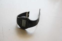 Antika - geonaute decathlon    KOL SAATİ  DETAYLAR RESIMLERDE  (DELİKLİ RAF SAAT KUTUSU - kitantik - kitaLog