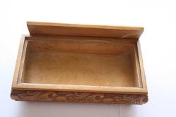 ESKİ AHŞAP KUTU VİNTAGE DETAYLAR RESIMLERDE (KİTAP RAF