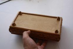 ESKİ AHŞAP KUTU VİNTAGE DETAYLAR RESIMLERDE (KİTAP RAF